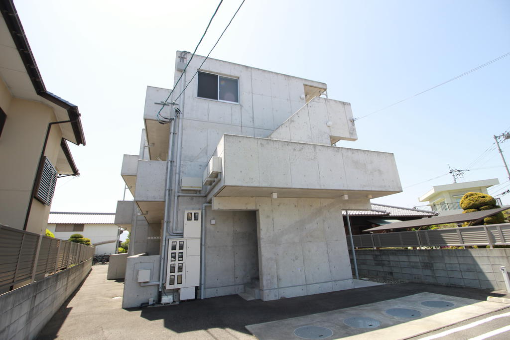 【徳島市沖浜町のマンションの建物外観】