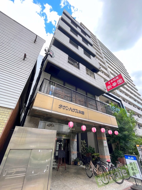 大阪市西区本田のマンションの建物外観