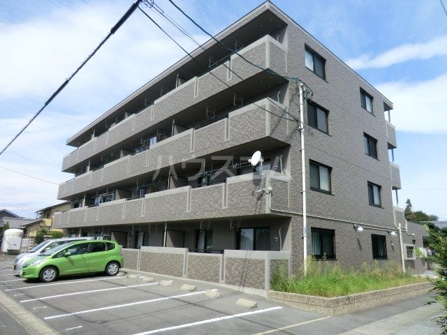 一宮市萩原町萩原のマンションの建物外観