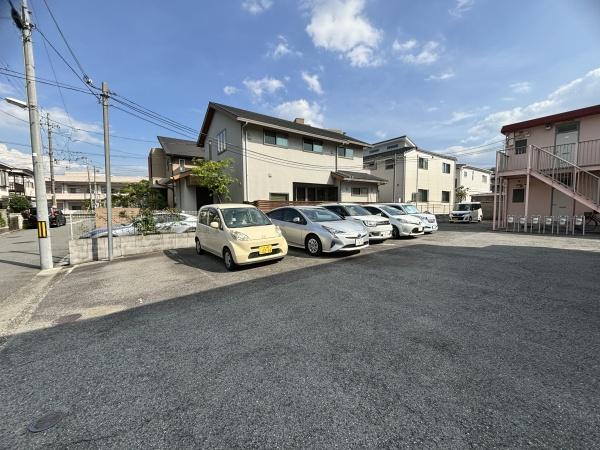 【シティハイム上野芝の駐車場】