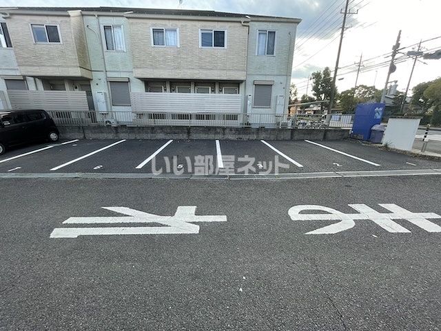 【茂原市長尾のアパートの駐車場】