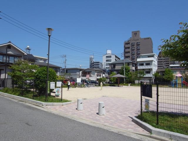 【広島市西区中広町のマンションの公園】