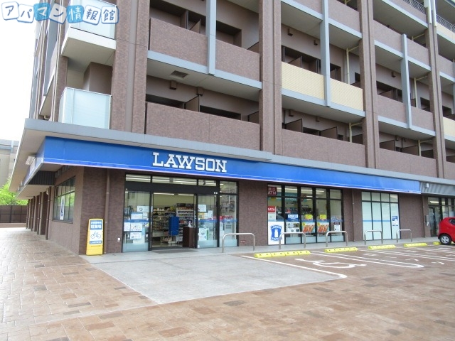 コンビニ　ローソン新潟東万代町店（コンビニ）まで373m