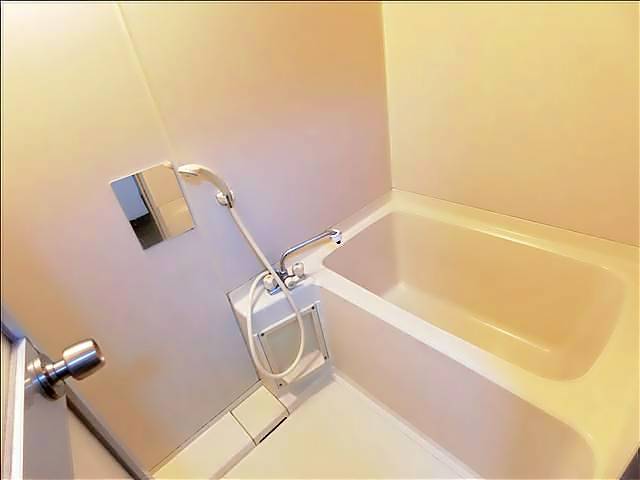 バス・シャワールーム　（参考写真）給湯式のお風呂です。