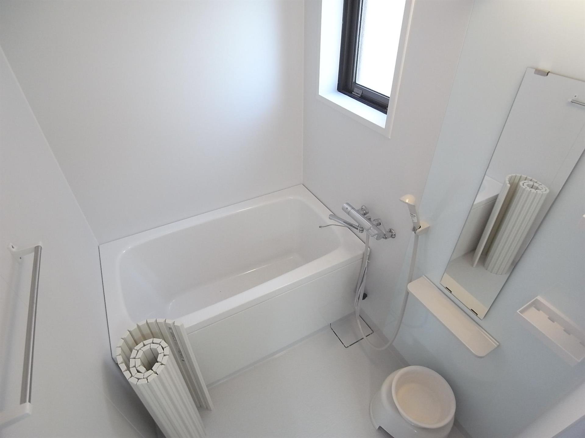 バス・シャワールーム　落ち着いた空間のお風呂です