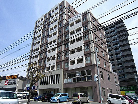 【MDI SERENO JIYUGAOKAの建物外観】