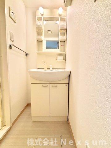 洗面設備　脱衣スペースもあります