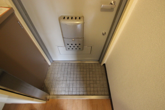 玄関　※別部屋の写真です