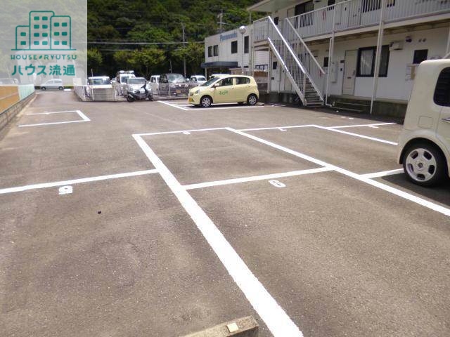 駐車場　駐車場