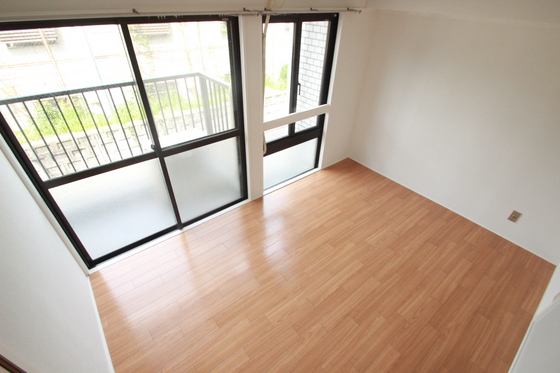 居室・リビング　※別部屋の写真です