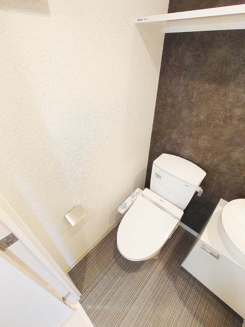 トイレ　暖房便座付きシャワートイレ