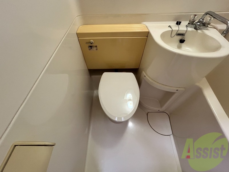 トイレ　トイレは浴室と同室になっていますので、そちらをお使い下さい。