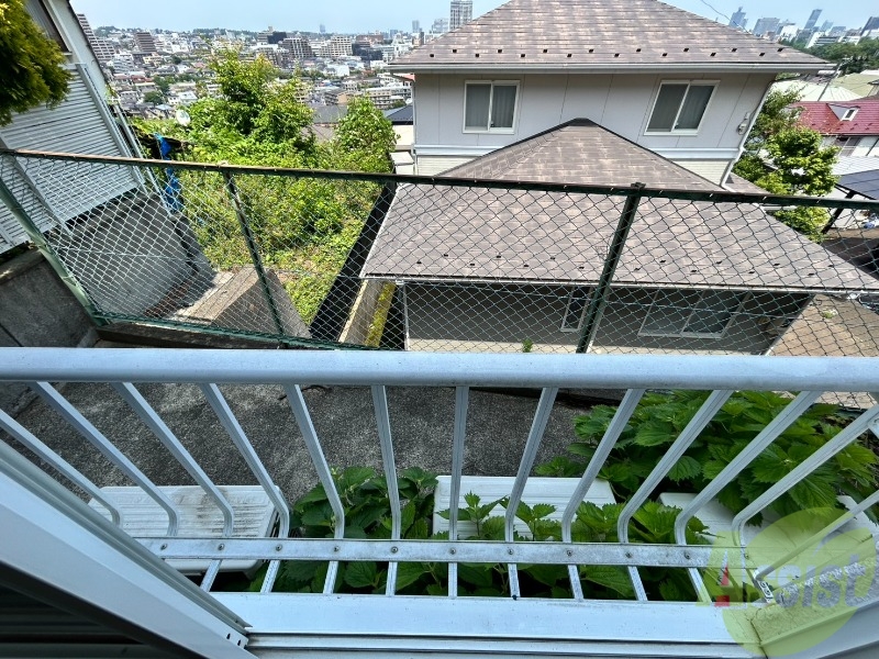 バルコニー　バルコニーはこんな感じです。風通しが良さそうですね