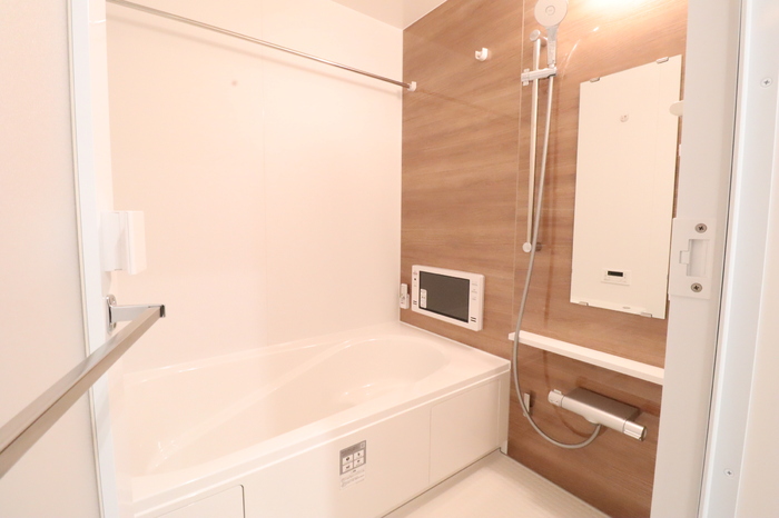 バス・シャワールーム　浴室テレビ付きバス