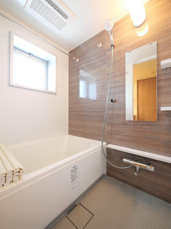 バス・シャワールーム　バス