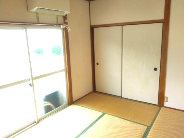 ケーエスコート氷上の居間写真
