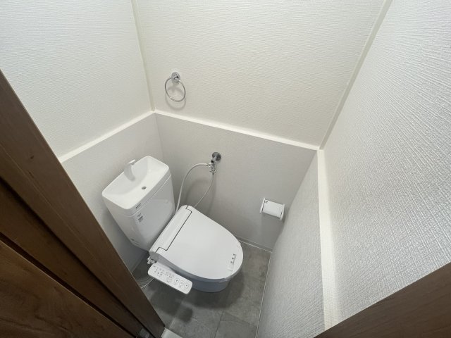 上大市3丁目テラスハウスのトイレ写真