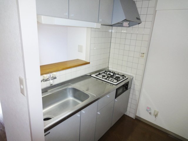 キッチン　同物件別号室の写真です。