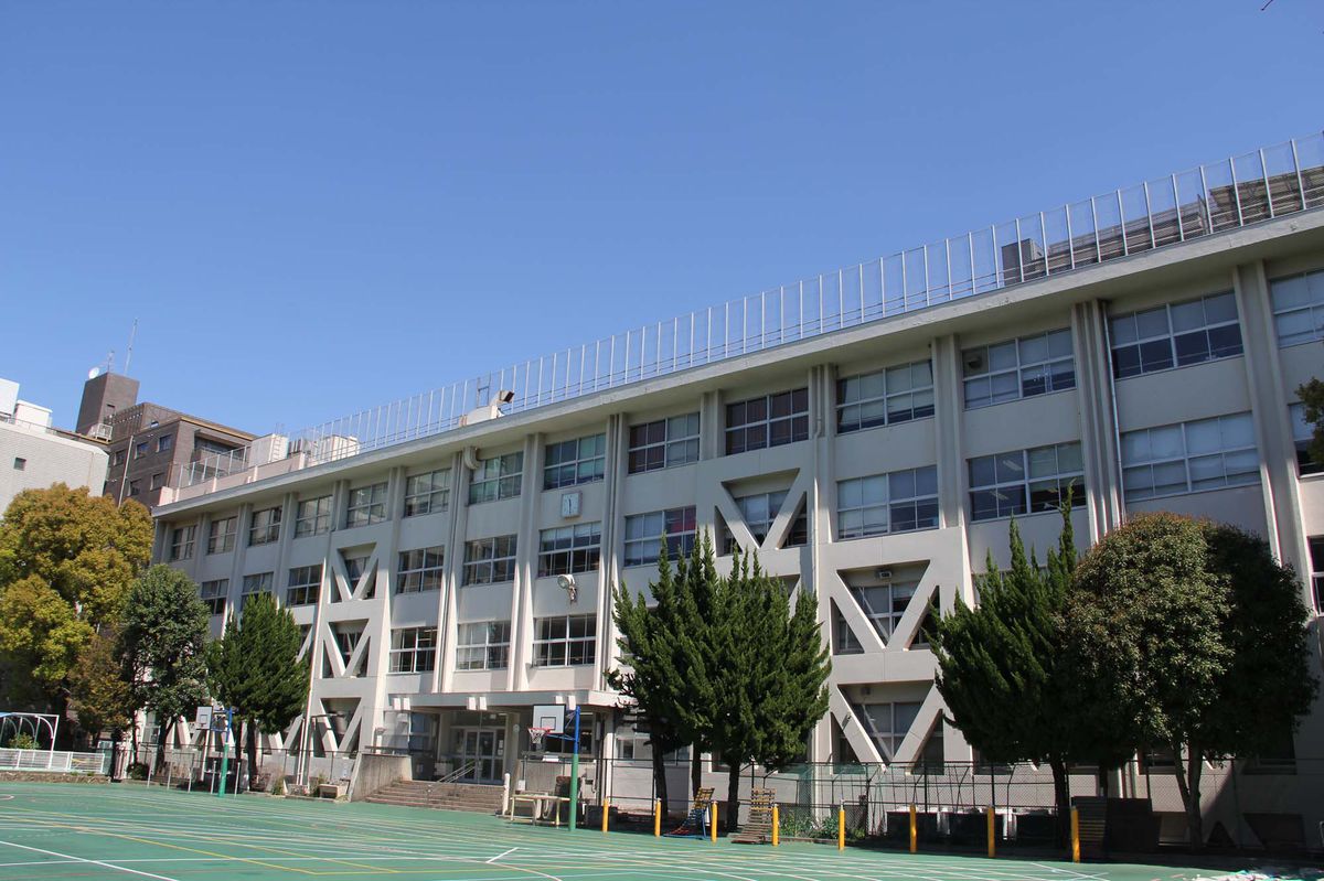 小学校　番町小学校（小学校）まで302m