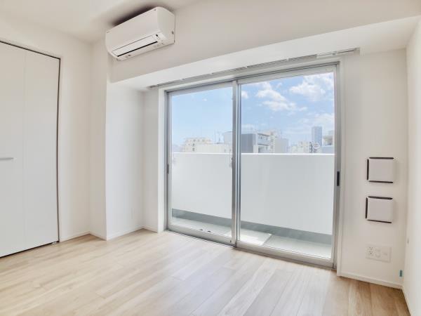 居室・リビング　※別部屋の参考写真です。