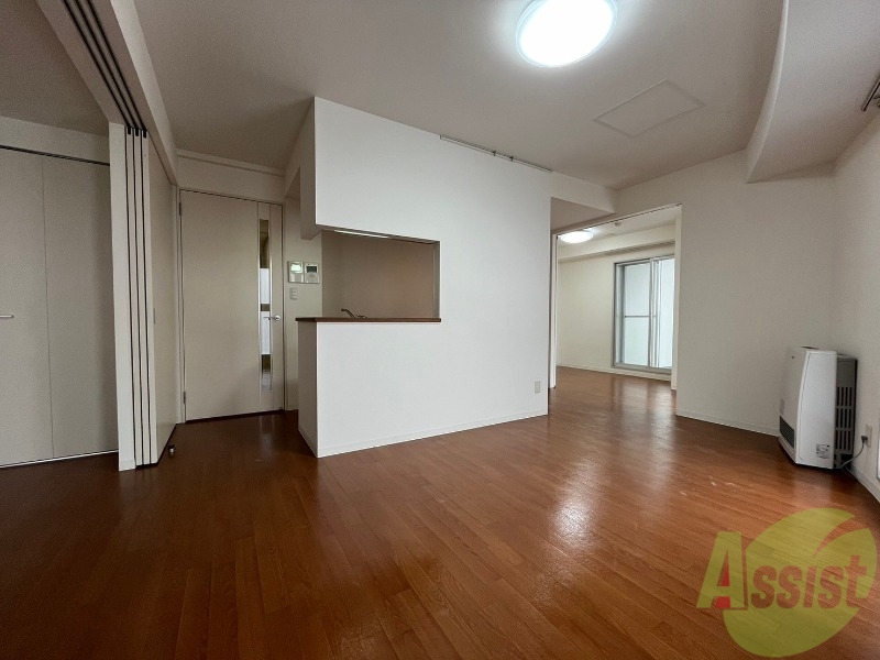 居室・リビング　広くてキレイなお部屋が広がっていて、充実した生活が送れそう。