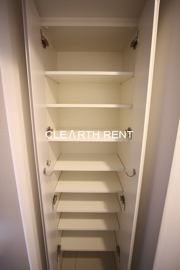 玄関　同タイプ別住戸写真となります。現況と異なる場合がございます。