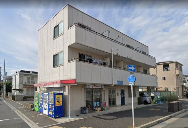 コンビニ　ヤマザキＶマート（コンビニ）まで163m