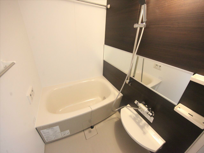 バス・シャワールーム　浴室暖房乾燥機付　追い焚き・オートバス機能付お風呂