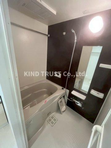 バス・シャワールーム　落ち着いた空間のお風呂です