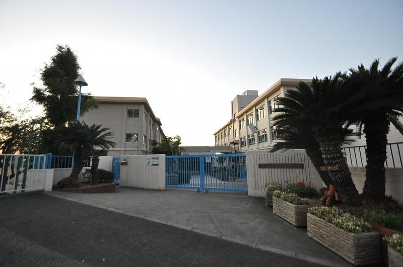 小学校　神戸市立塩屋北小学校（小学校）まで542m