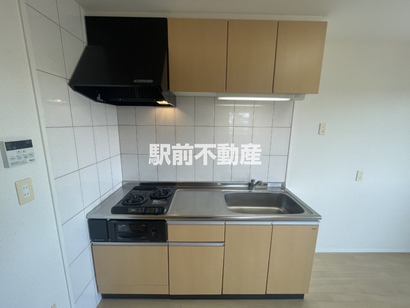キッチン　同建物別部屋