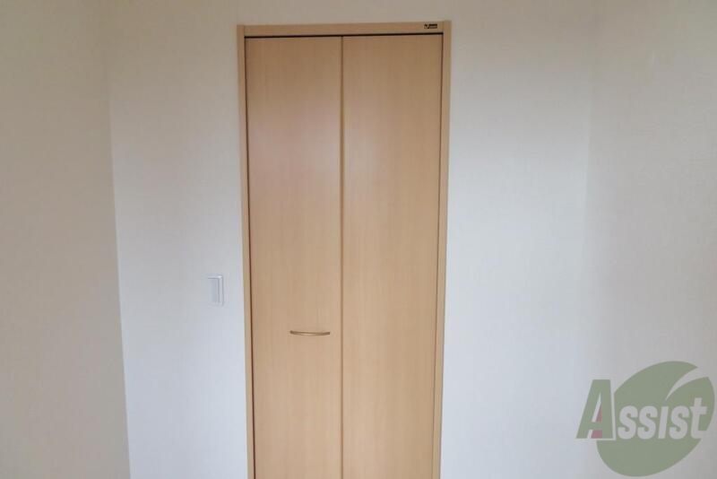 収納　こちらは４帖洋室のウォークインクローゼットです