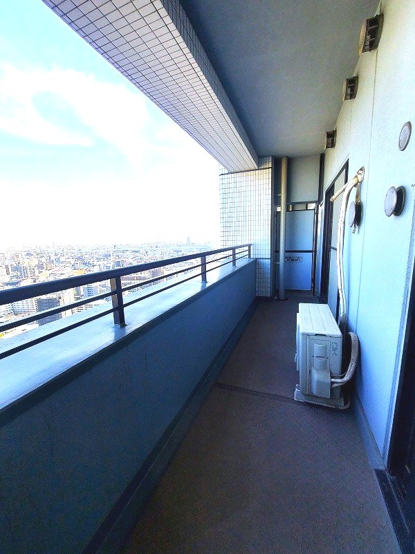 バルコニー　東向き２５階部分のバルコニーで他のタワーマンションと被らず、