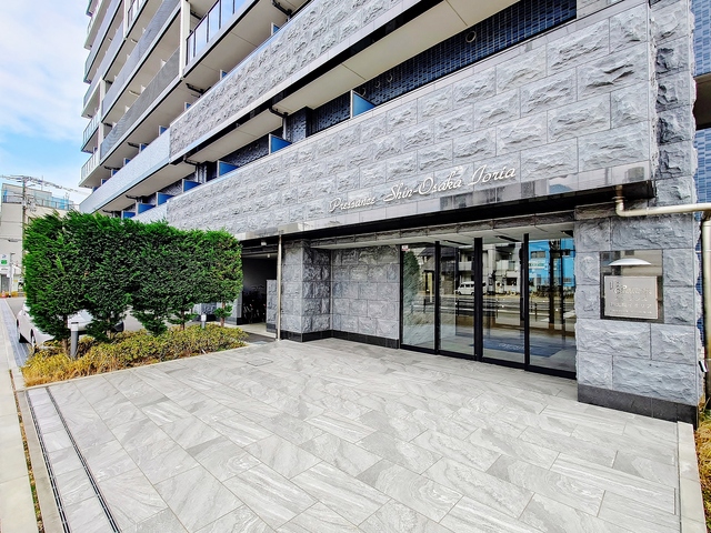 エントランス　オートロック・防犯カメラ・管理人室