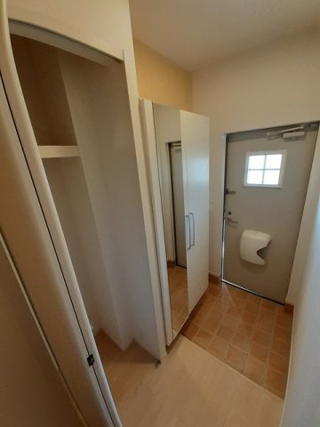 玄関　落ち着いた玄関です