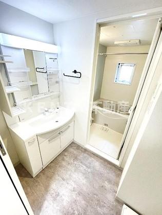 バス・シャワールーム　コンパクトで使いやすいお風呂です