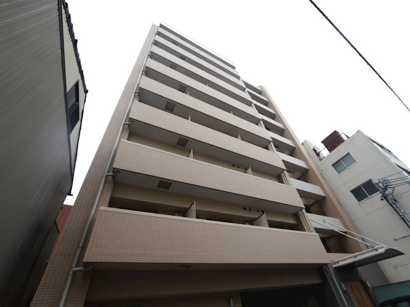 建物外観　外観　オートロック　防犯カメラ　宅配BOX付　駐車場バイク行