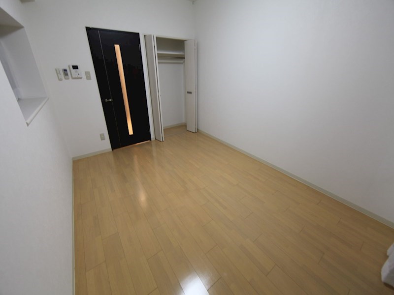 居室・リビング　洋室7.2帖　クローゼット付（収納充実してます）