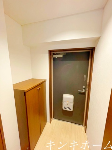 玄関　写真は別のお部屋になります。