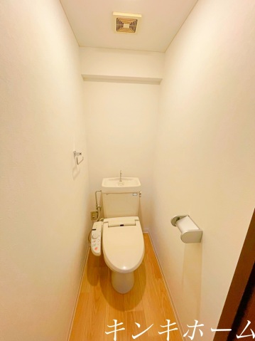 トイレ　写真は別のお部屋になります。