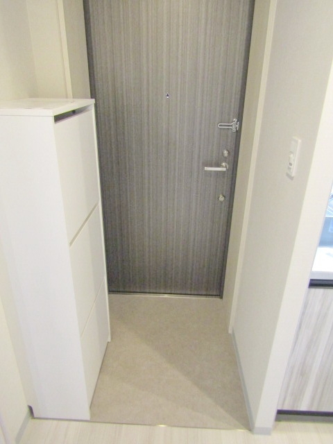 玄関　※別部屋参考写真