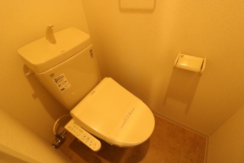 トイレ　シャワートイレ完備♪