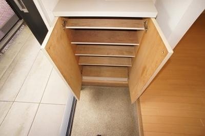 玄関　シューズボックス