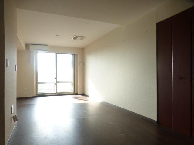 居室・リビング　内観1