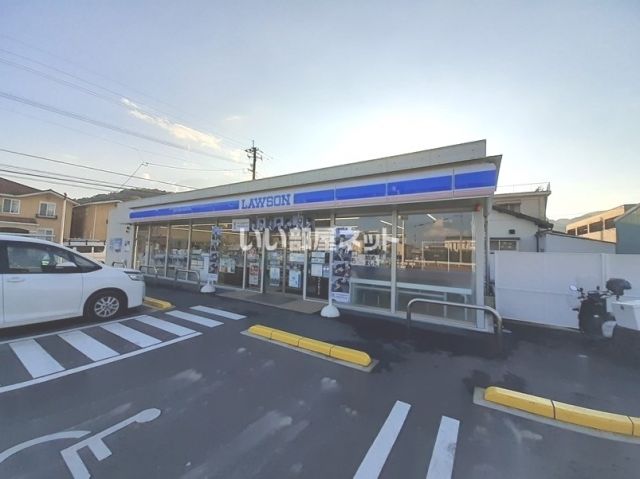 コンビニ　ローソン 鹿児島上福元町店（コンビニ）まで296m
