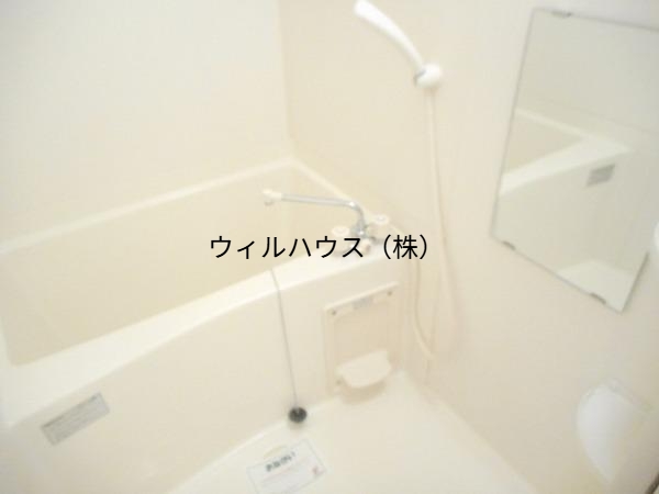 バス・シャワールーム　キレイにリフォームされています！