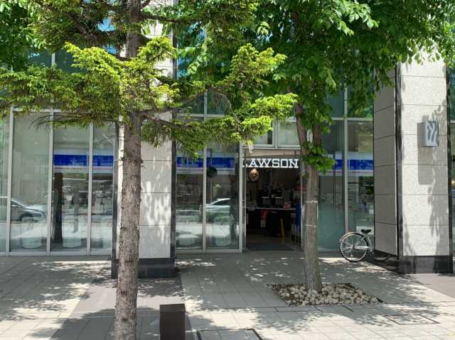 コンビニ　ローソン（コンビニ）まで358m