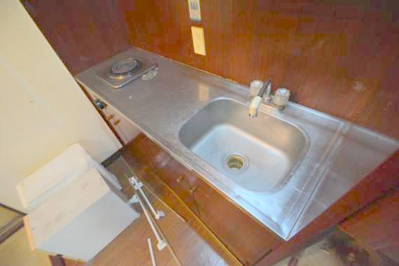 キッチン　落ち着いた色合いのキッチン。使い勝手も良いです。