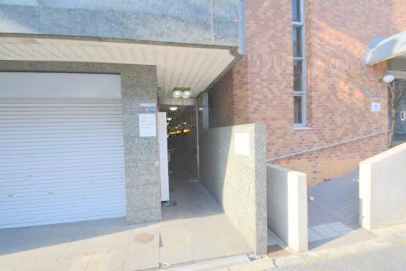 エントランス　綺麗なエントランスです。