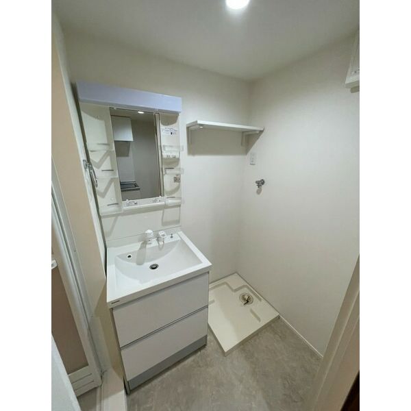 洗面設備　※同シリーズの写真になります。